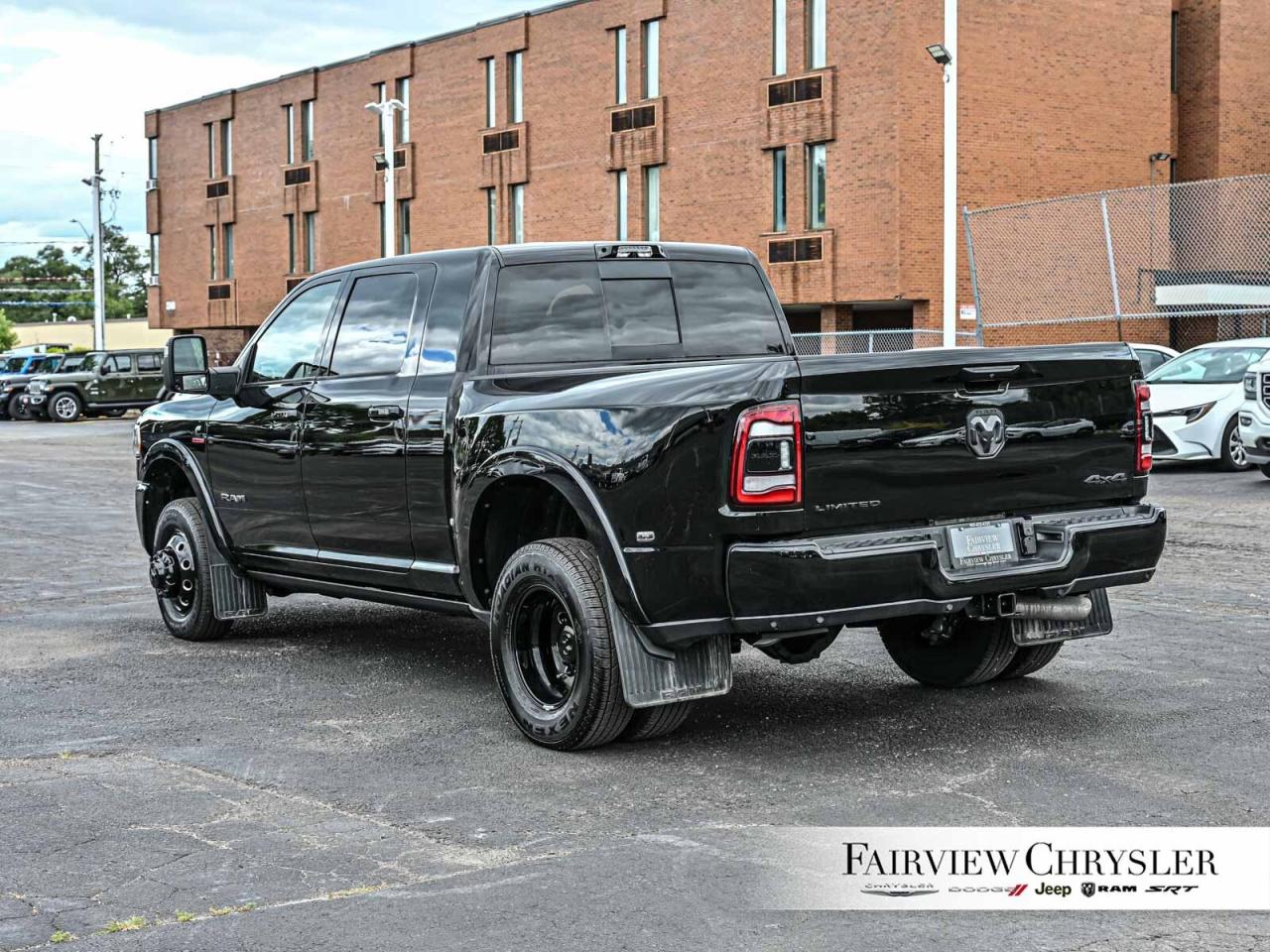 2024 RAM 3500 Limited   SUNROOF   DUALLY   AISIN TRANSMISSON   R Photo