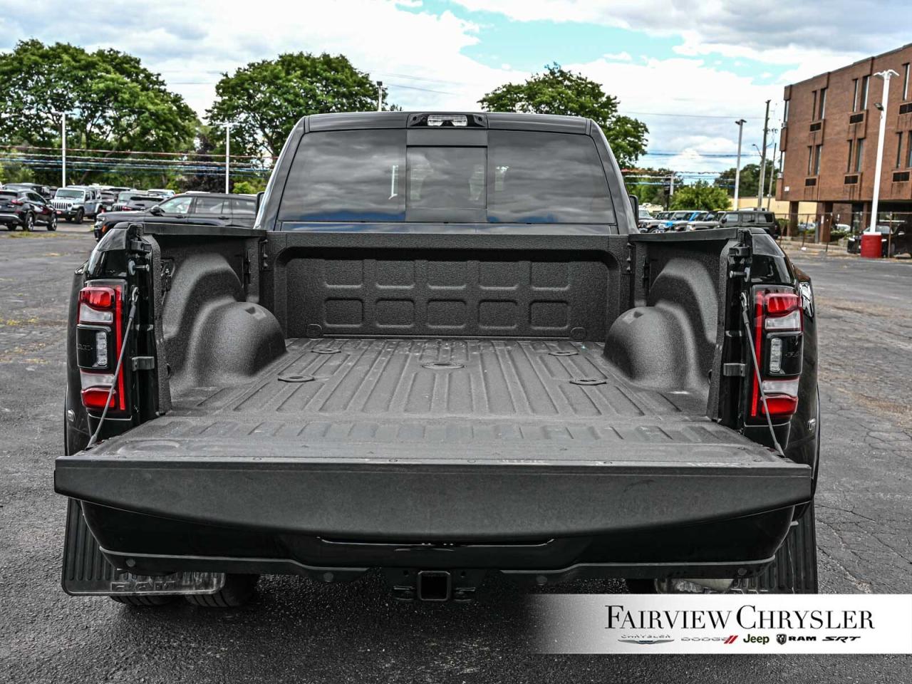2024 RAM 3500 Limited   SUNROOF   DUALLY   AISIN TRANSMISSON   R Photo
