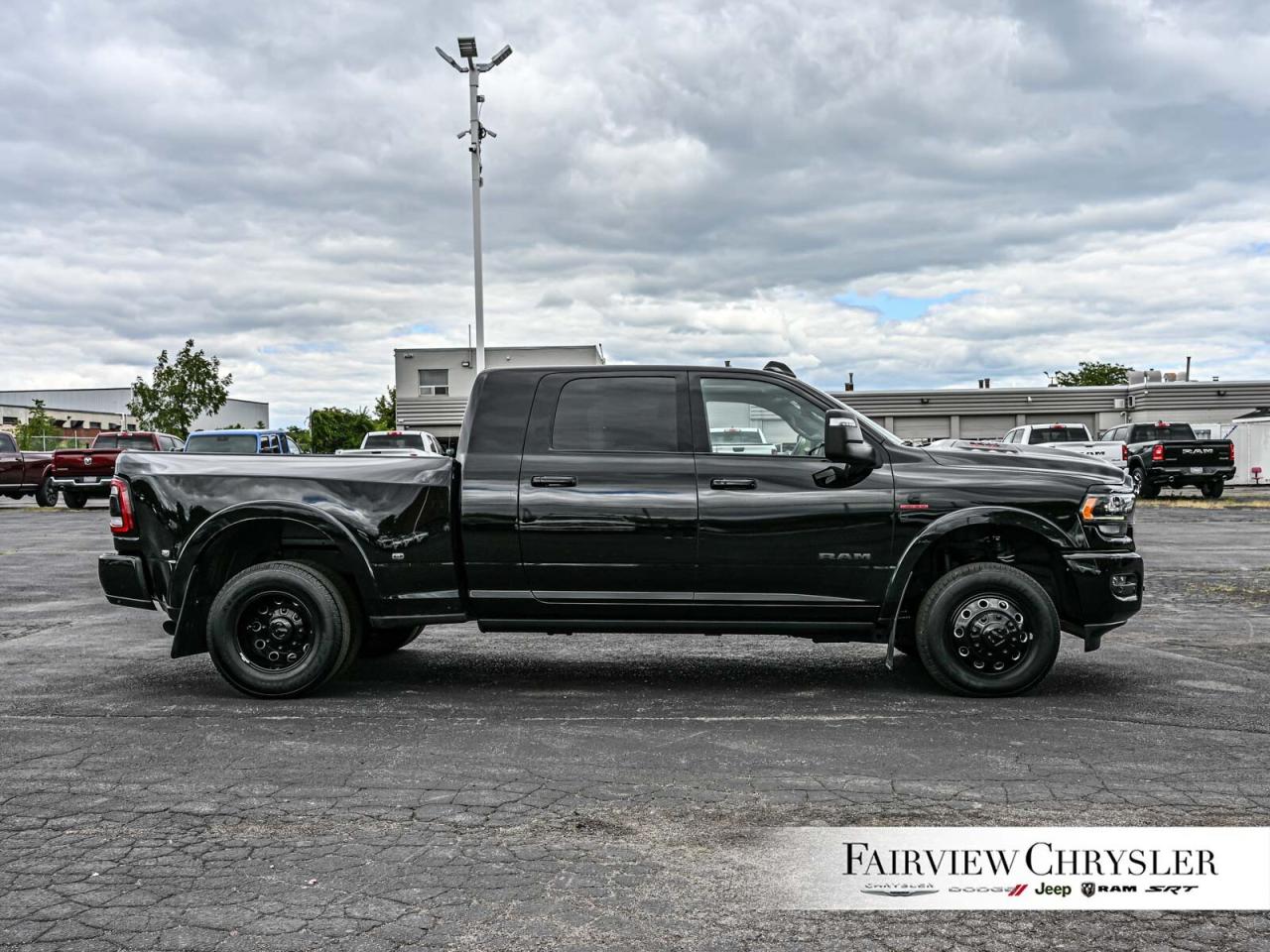 2024 RAM 3500 Limited   SUNROOF   DUALLY   AISIN TRANSMISSON   R Photo