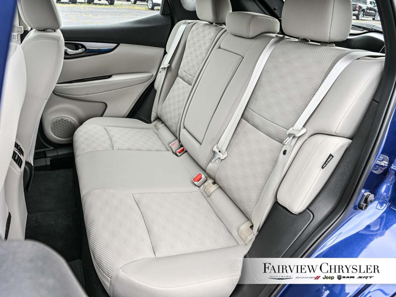 2023 Nissan Qashqai SV CARPLAY   HEATED SEATS   REMOTE START   BLIND S Photo