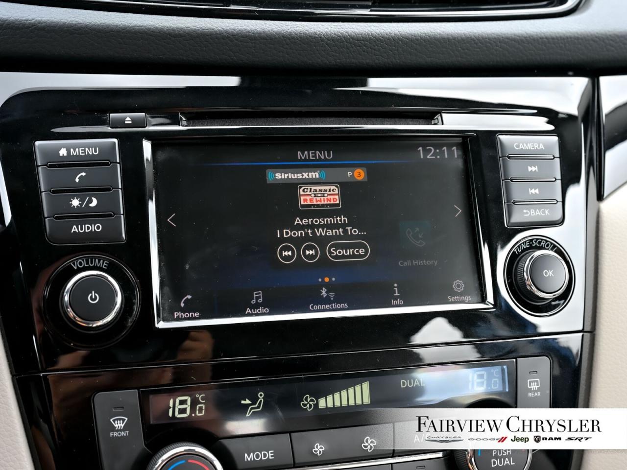 2023 Nissan Qashqai SV CARPLAY   HEATED SEATS   REMOTE START   BLIND S Photo