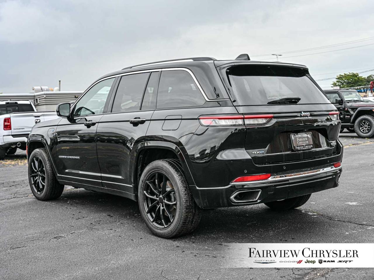 2022 Jeep Grand Cherokee 4xe Overland PANO ROOF   BLIND SPOT   CARPLAY   HEATED Photo