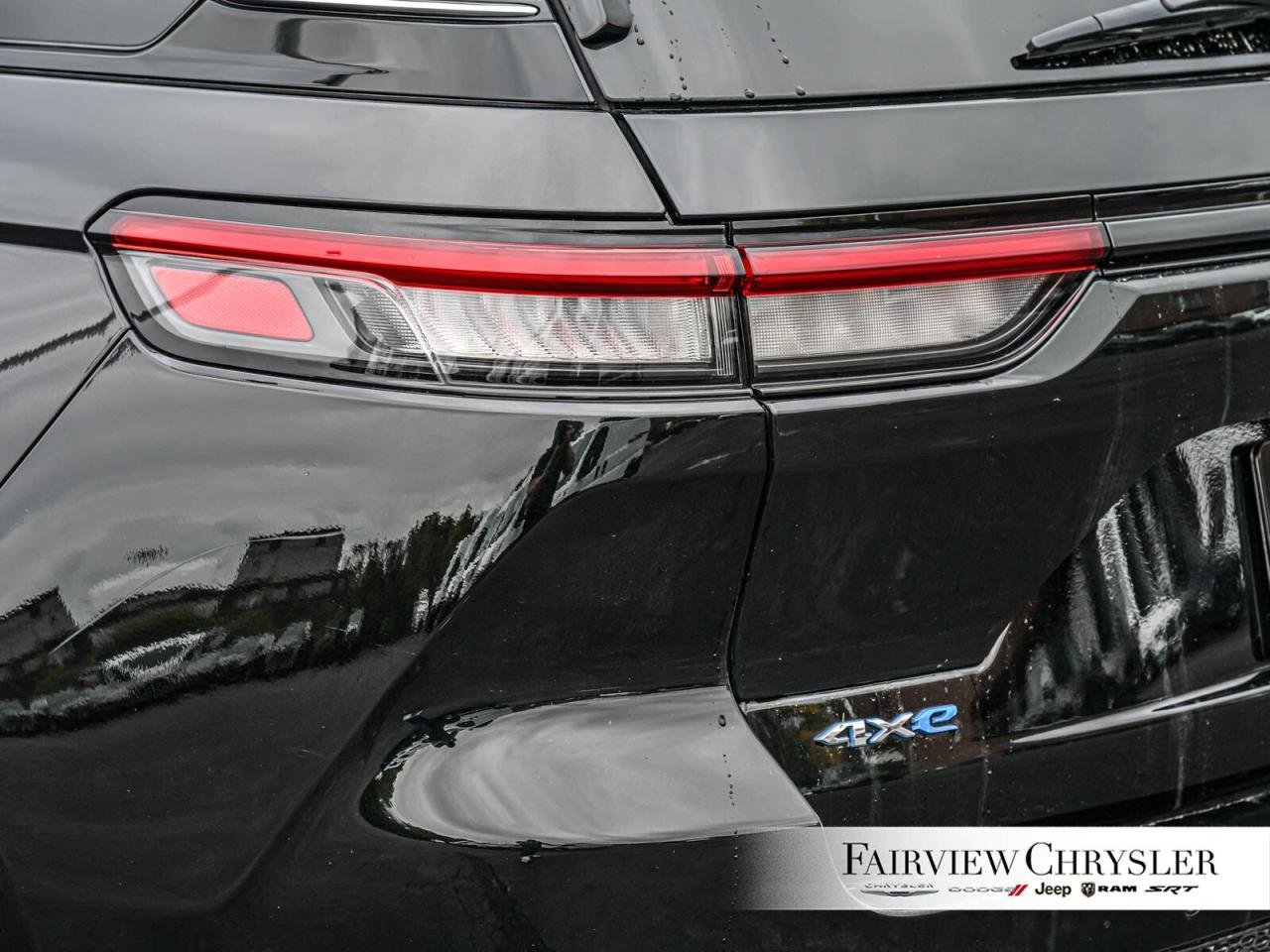 2022 Jeep Grand Cherokee 4xe Overland PANO ROOF   BLIND SPOT   CARPLAY   HEATED Photo