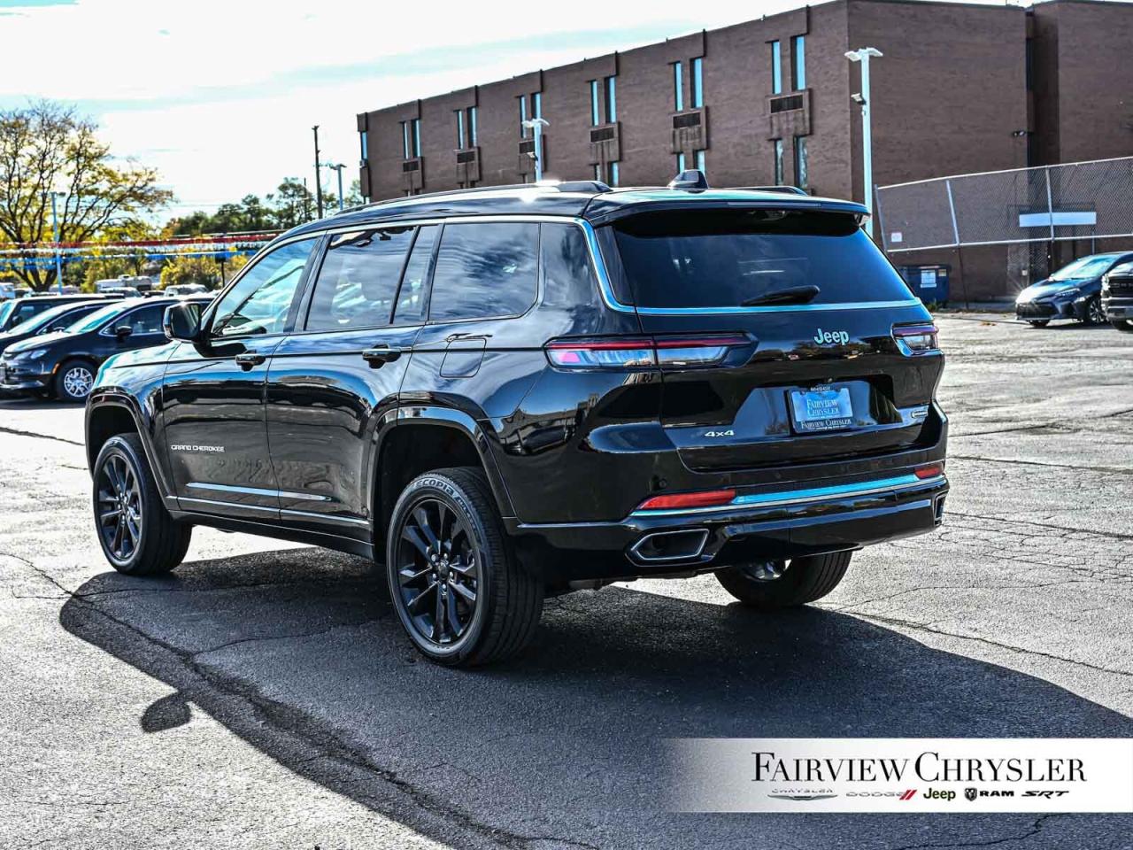 2023 Jeep Grand Cherokee L Overland PANO ROOF   BLIND SPOT   CARPLAY   AIR SU Photo3