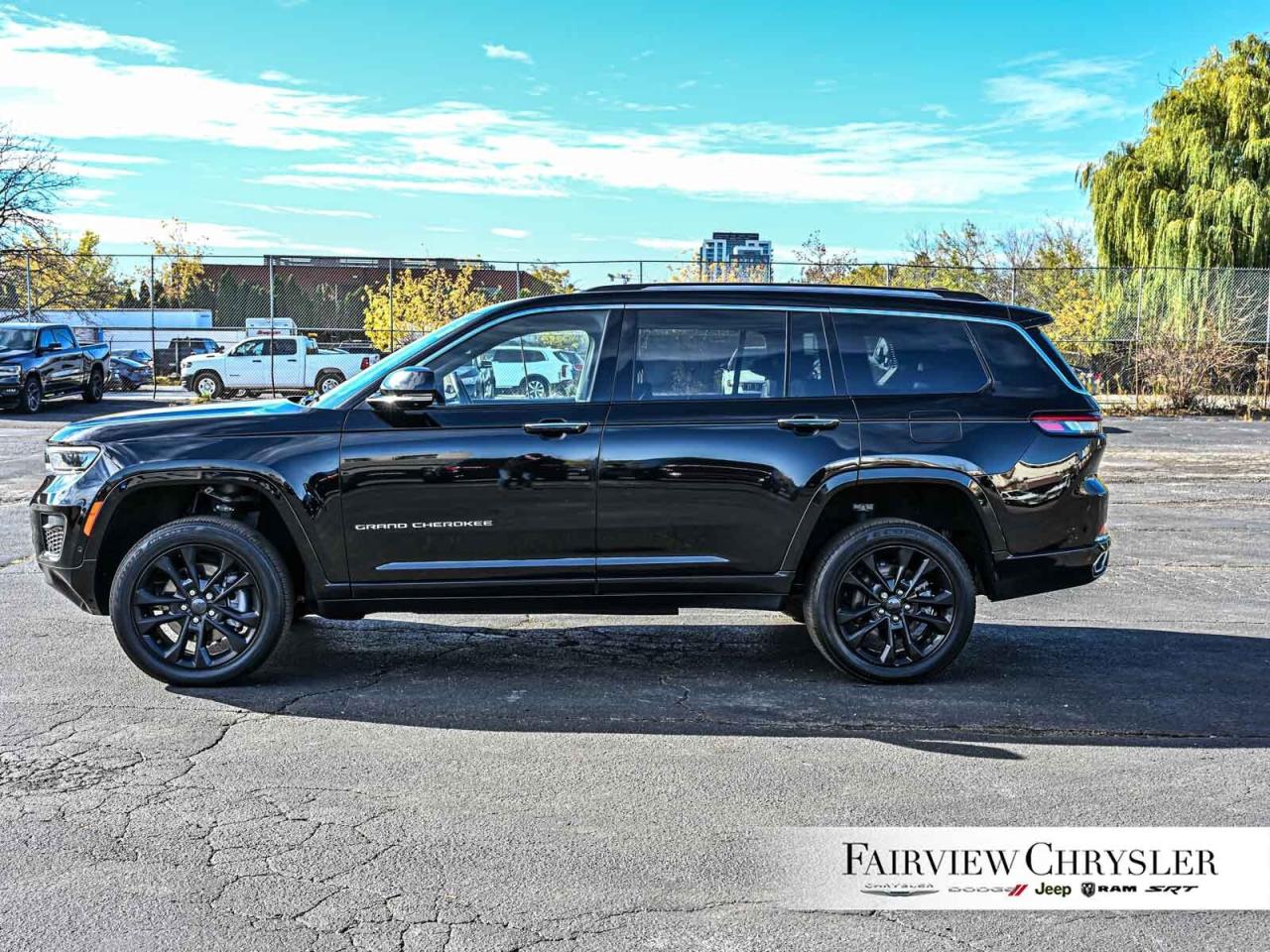 2023 Jeep Grand Cherokee L Overland PANO ROOF   BLIND SPOT   CARPLAY   AIR SU Photo2