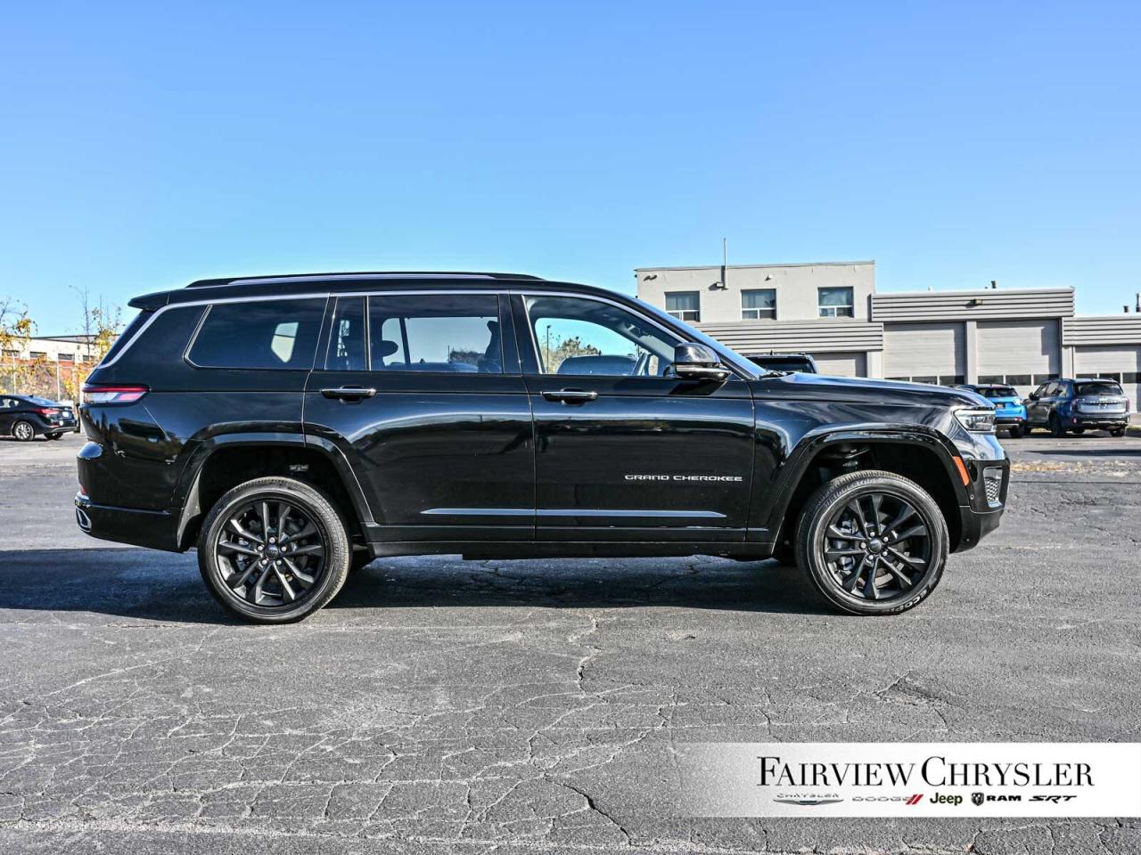 2023 Jeep Grand Cherokee L Overland PANO ROOF   BLIND SPOT   CARPLAY   AIR SU Photo