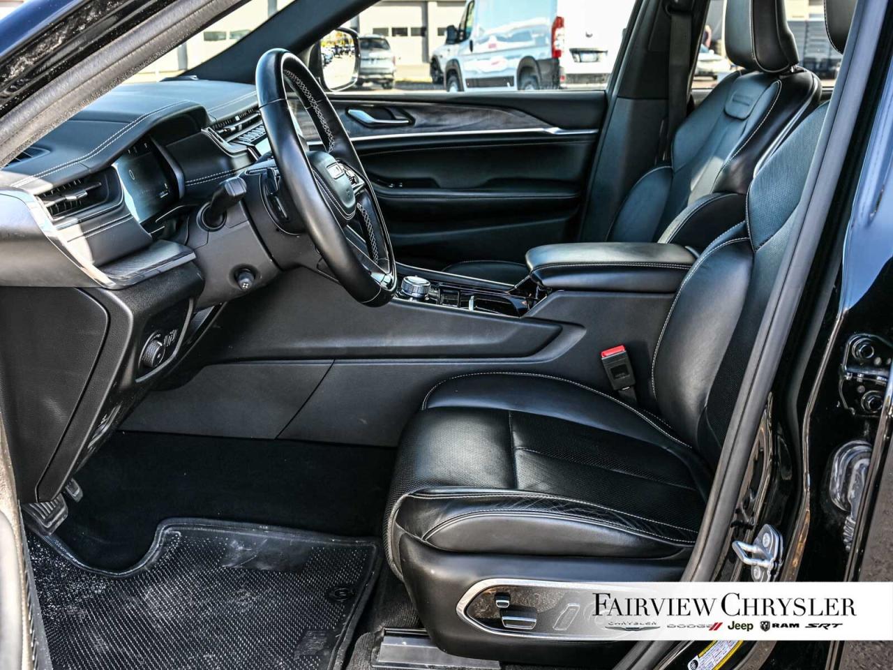 2023 Jeep Grand Cherokee L Overland PANO ROOF   BLIND SPOT   CARPLAY   AIR SU Photo