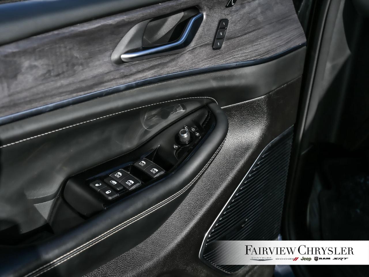 2023 Jeep Grand Cherokee L Overland PANO ROOF   BLIND SPOT   CARPLAY   AIR SU Photo