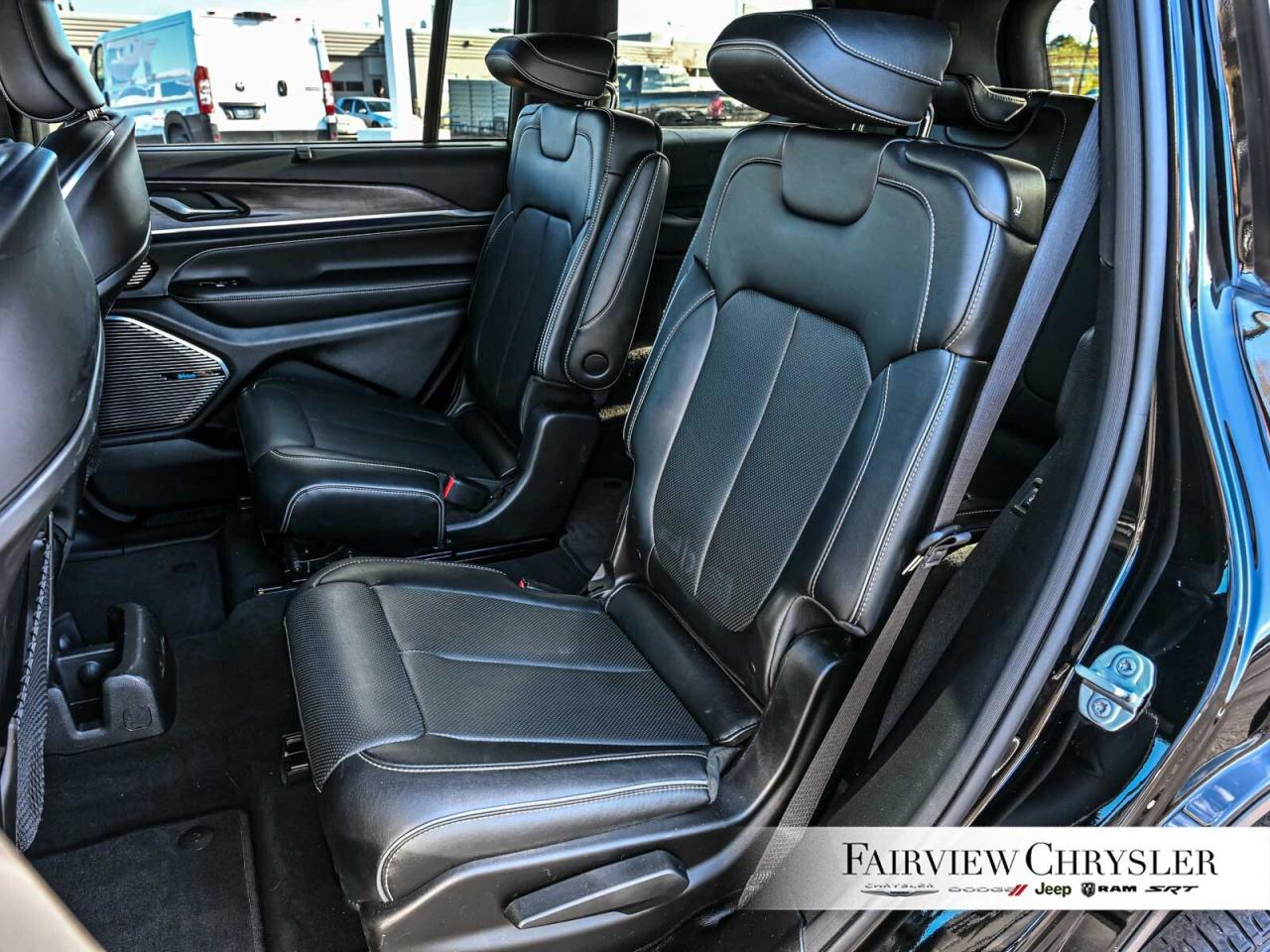 2023 Jeep Grand Cherokee L Overland PANO ROOF   BLIND SPOT   CARPLAY   AIR SU Photo