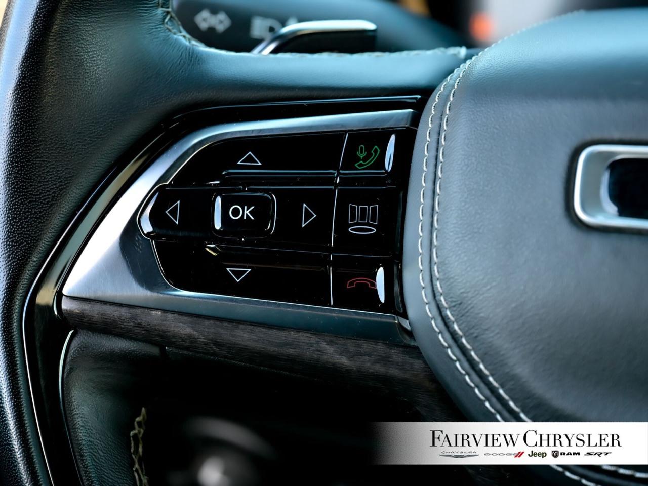 2023 Jeep Grand Cherokee L Overland PANO ROOF   BLIND SPOT   CARPLAY   AIR SU Photo