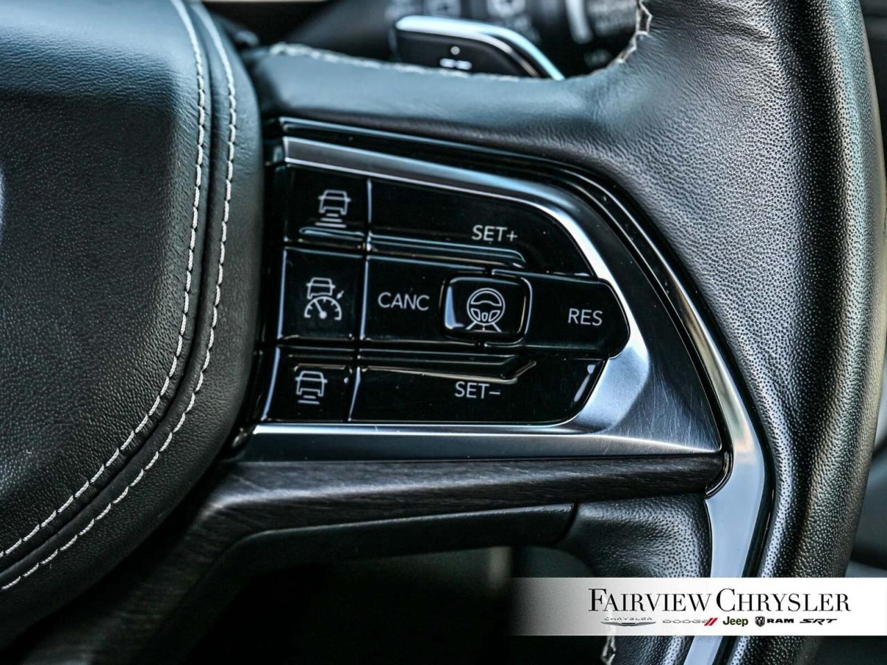 2023 Jeep Grand Cherokee L Overland PANO ROOF   BLIND SPOT   CARPLAY   AIR SU Photo