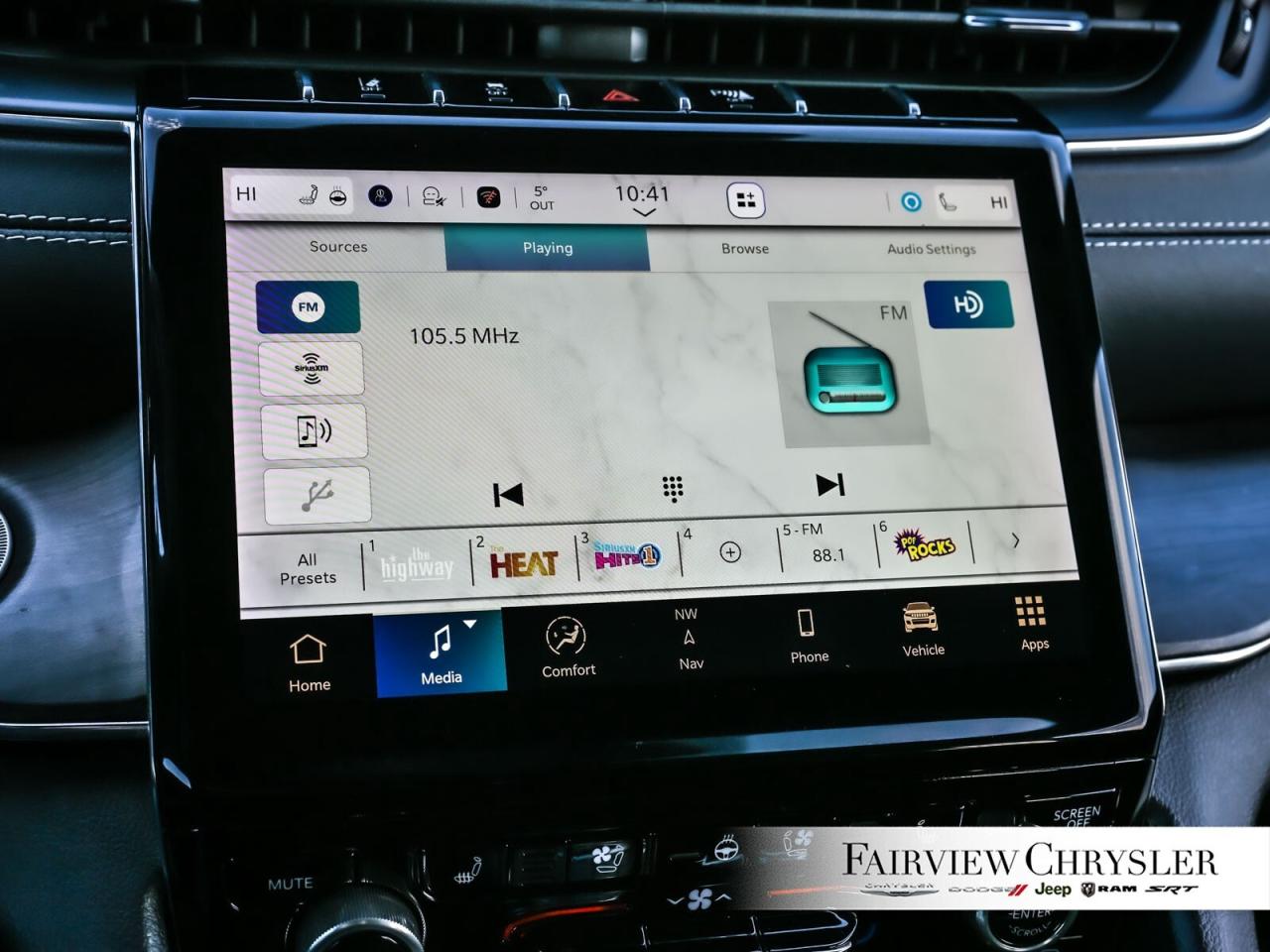 2023 Jeep Grand Cherokee L Overland PANO ROOF   BLIND SPOT   CARPLAY   AIR SU Photo