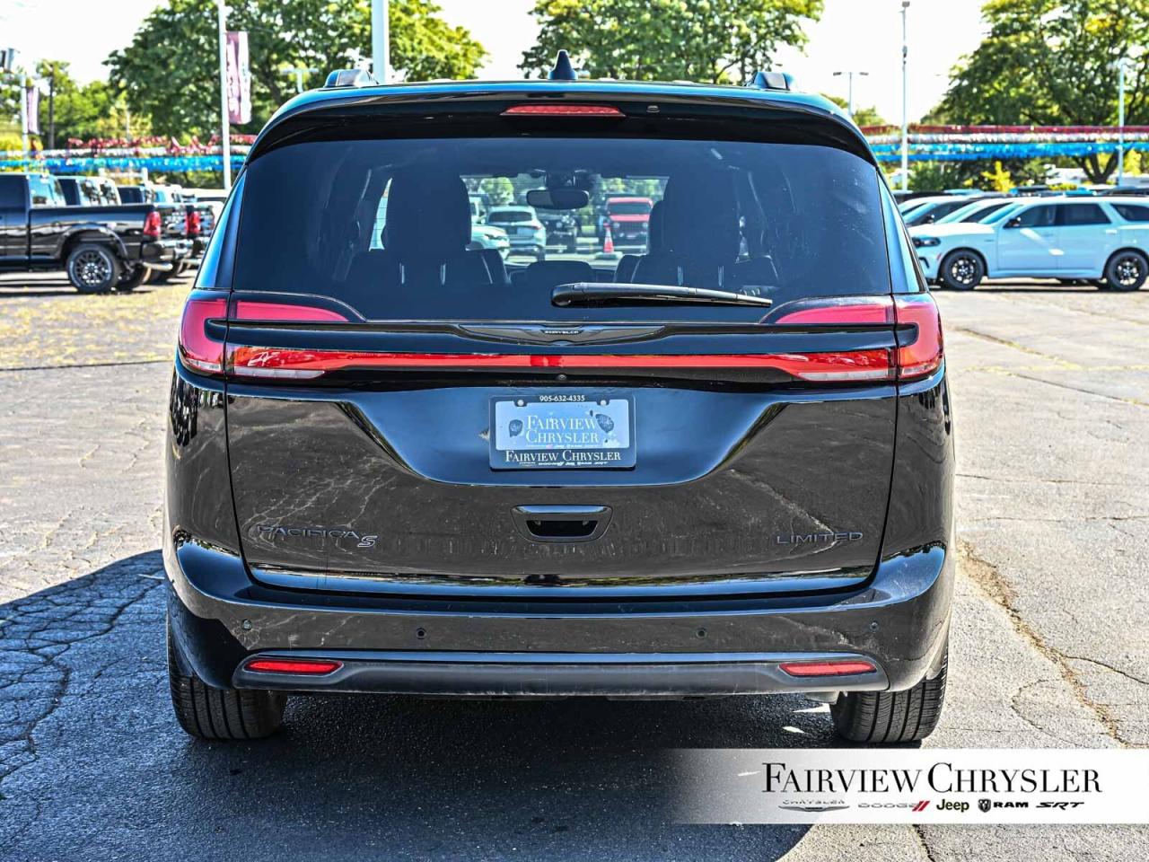 2024 Chrysler Pacifica Limited   S APPEARANCE   PANO ROOF   LEATHER   NAV Photo