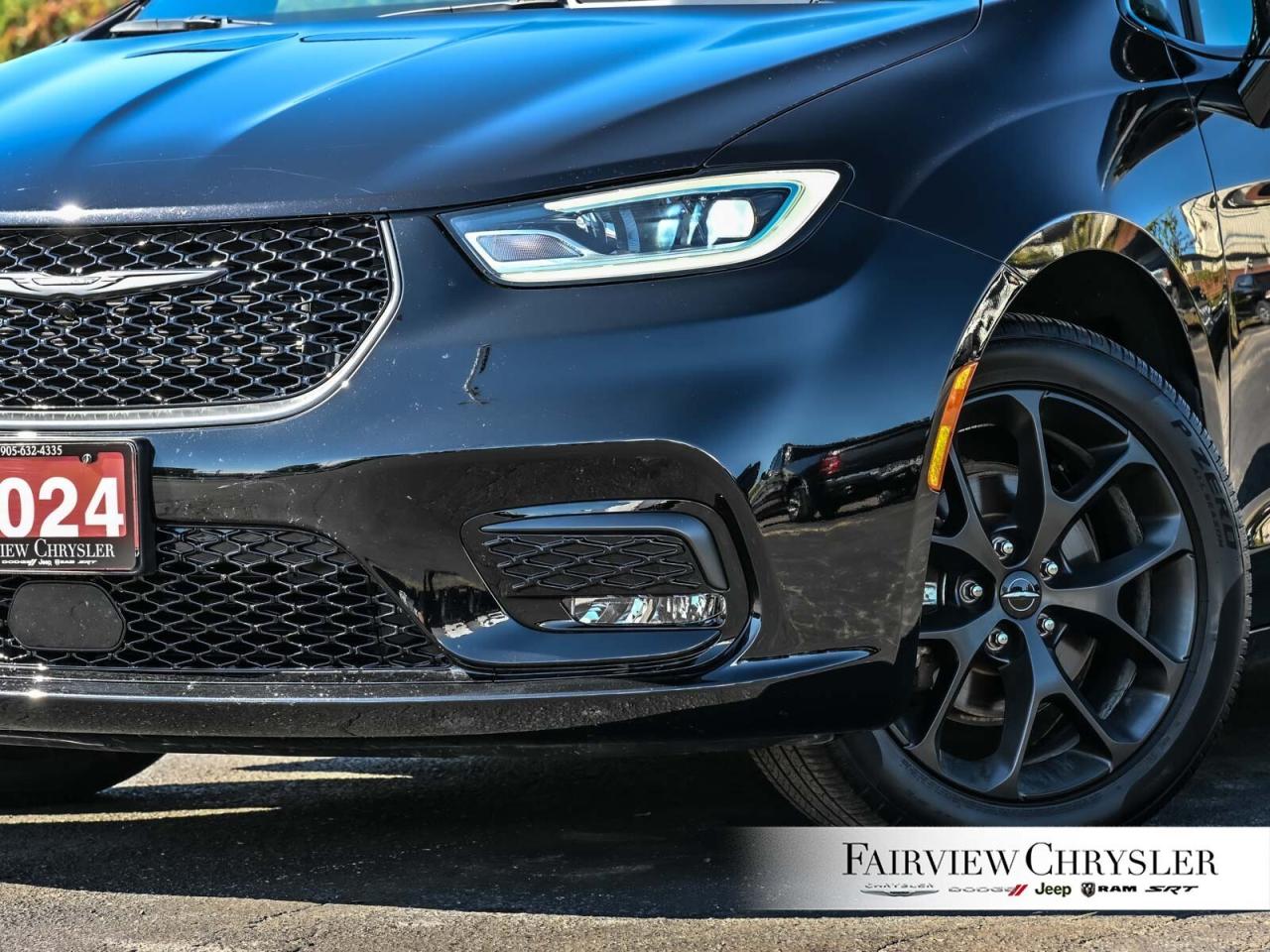 2024 Chrysler Pacifica Limited   S APPEARANCE   PANO ROOF   LEATHER   NAV Photo