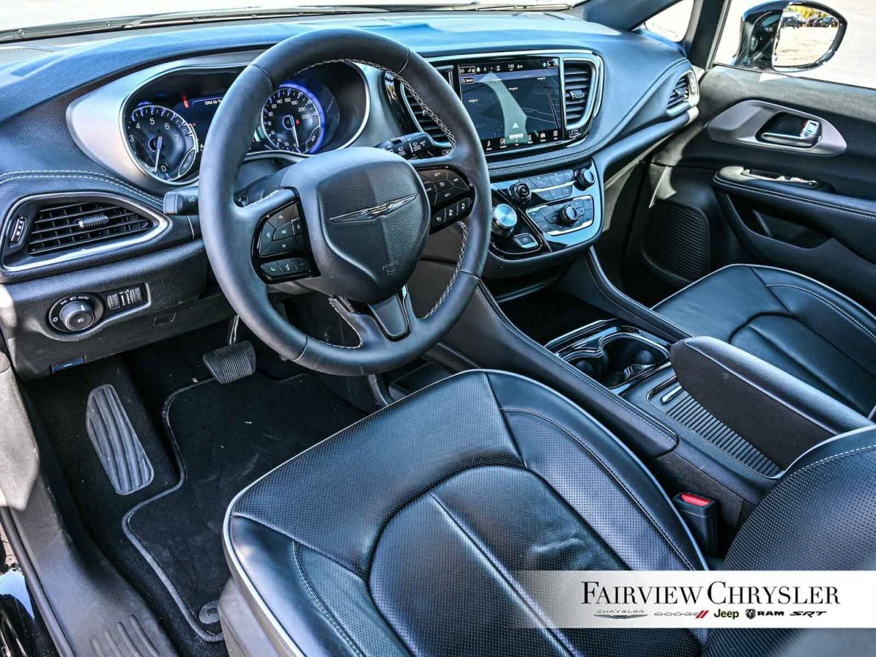 2024 Chrysler Pacifica Limited   S APPEARANCE   PANO ROOF   LEATHER   NAV Photo