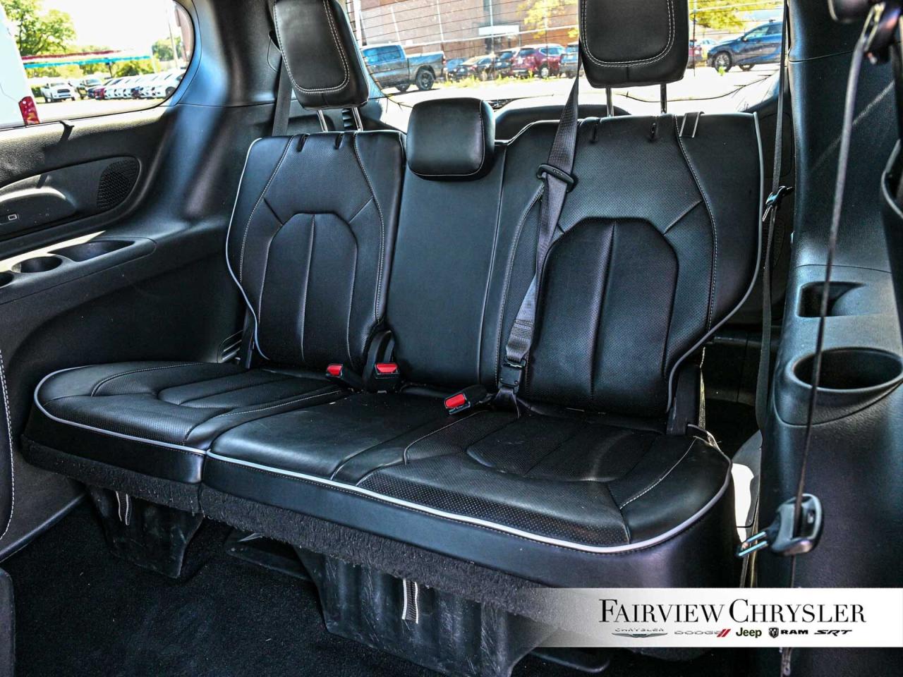 2024 Chrysler Pacifica Limited   S APPEARANCE   PANO ROOF   LEATHER   NAV Photo