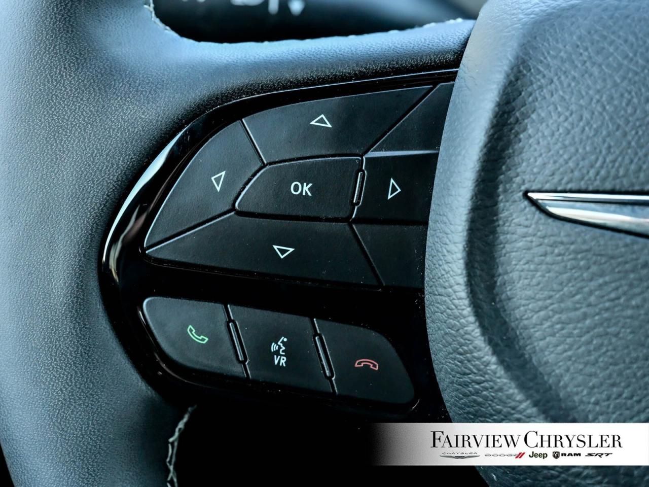 2024 Chrysler Pacifica Limited   S APPEARANCE   PANO ROOF   LEATHER   NAV Photo