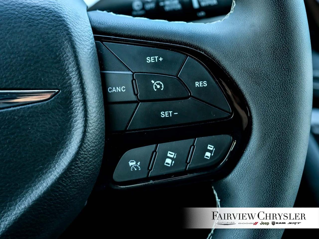 2024 Chrysler Pacifica Limited   S APPEARANCE   PANO ROOF   LEATHER   NAV Photo