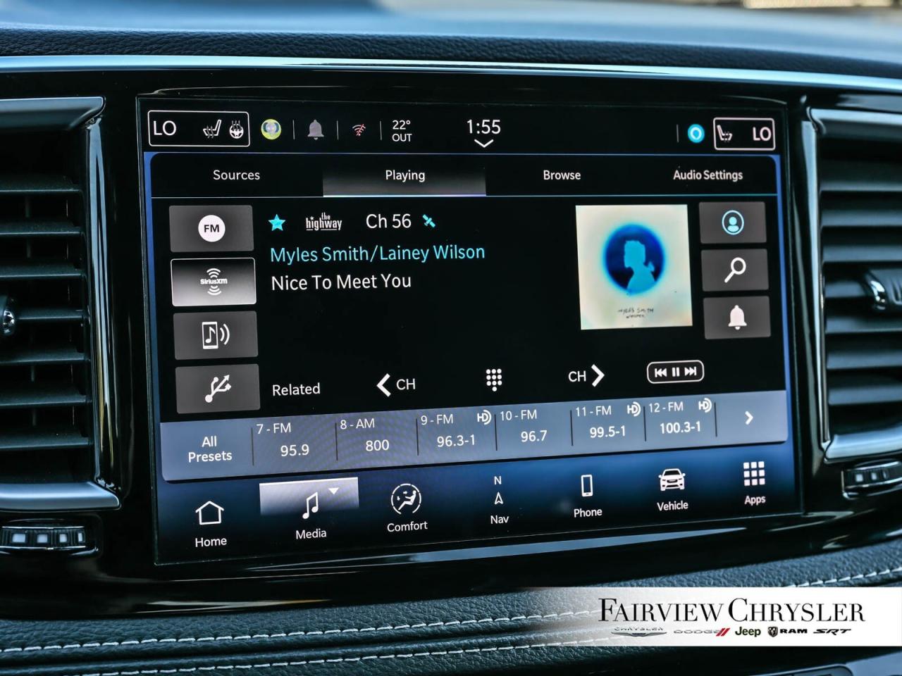 2024 Chrysler Pacifica Limited   S APPEARANCE   PANO ROOF   LEATHER   NAV Photo