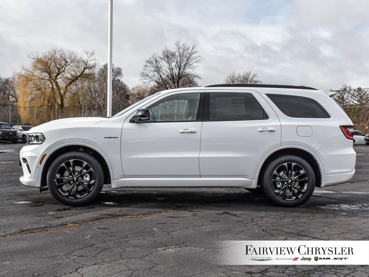 2025 Dodge Durango R/T SUNROOF   NAV   LEATHER   BLACK TOP   CAPTAINS Photo