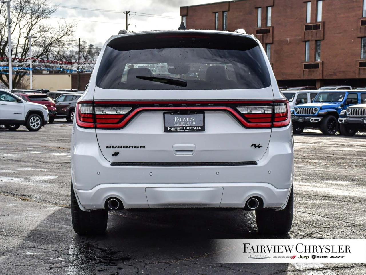 2025 Dodge Durango R/T SUNROOF   NAV   LEATHER   BLACK TOP   CAPTAINS Photo4