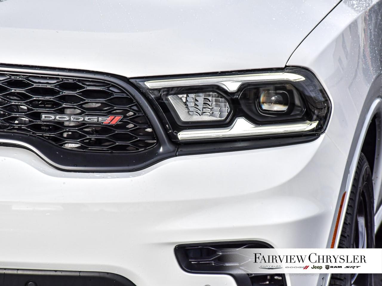 2025 Dodge Durango R/T SUNROOF   NAV   LEATHER   BLACK TOP   CAPTAINS Photo