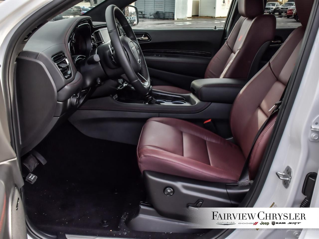 2025 Dodge Durango R/T SUNROOF   NAV   LEATHER   BLACK TOP   CAPTAINS Photo