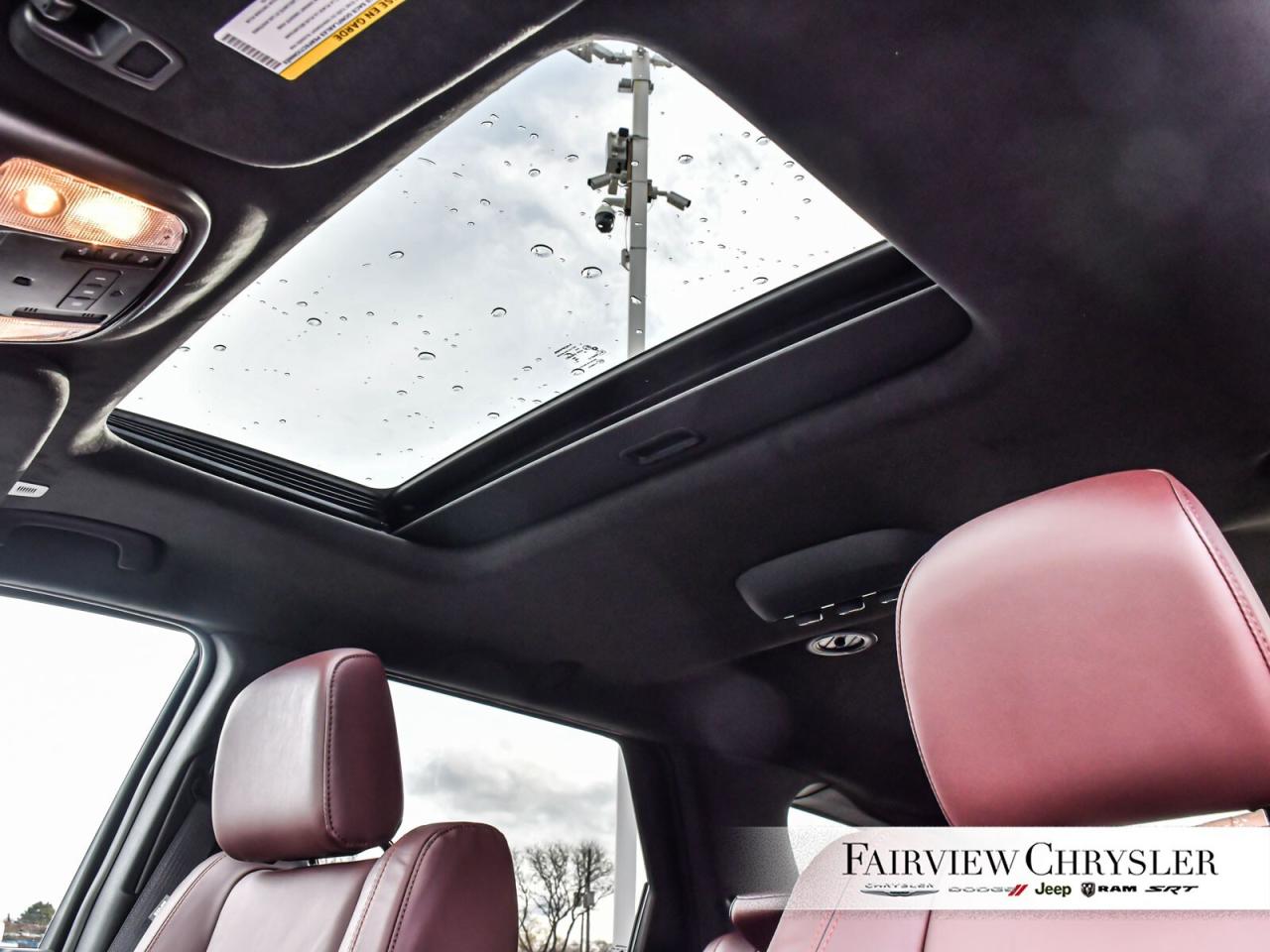 2025 Dodge Durango R/T SUNROOF   NAV   LEATHER   BLACK TOP   CAPTAINS Photo