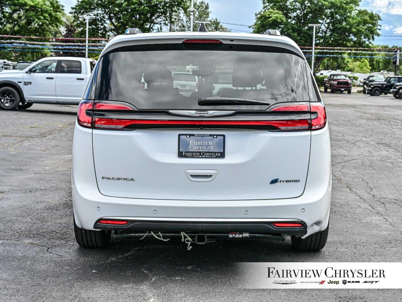 2024 Chrysler Pacifica Hybrid Pinnacle PANO ROOF   BLURAY   DVD   BLIND SPOT   C Photo