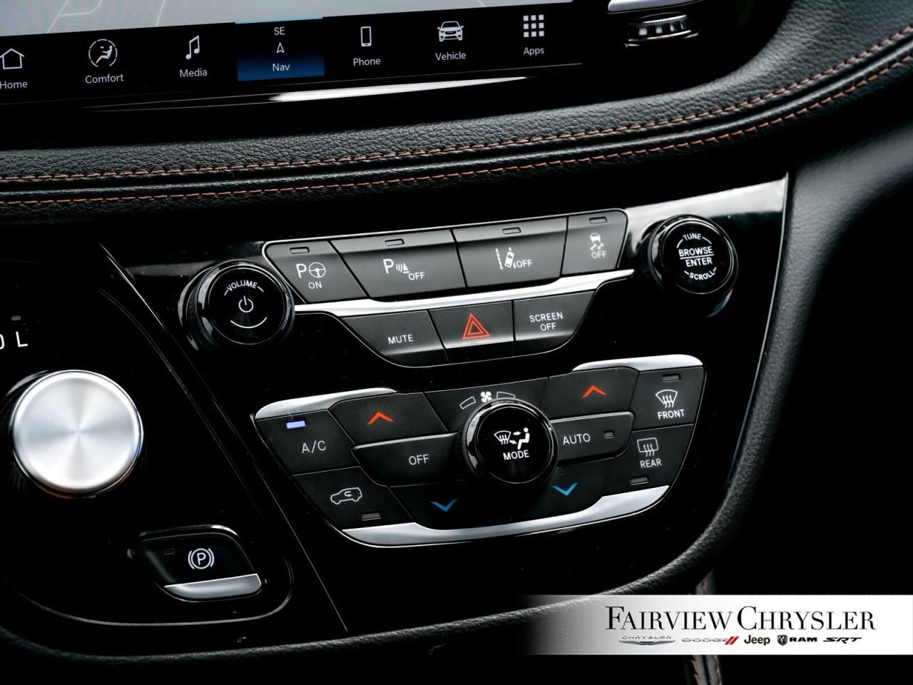 2024 Chrysler Pacifica Hybrid Pinnacle PANO ROOF   BLURAY   DVD   BLIND SPOT   C Photo