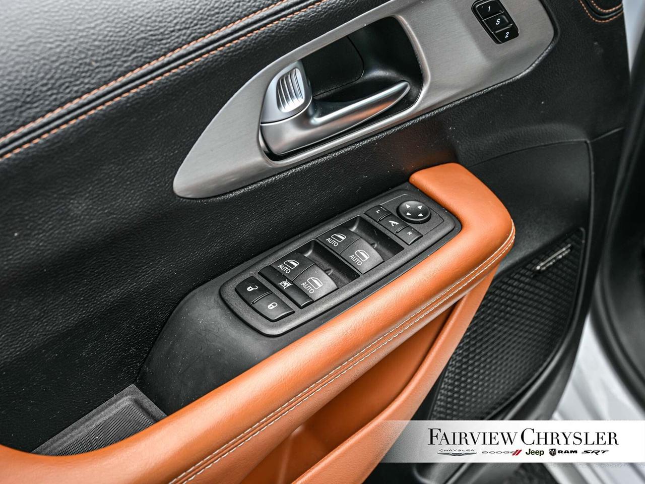 2024 Chrysler Pacifica Hybrid Pinnacle PANO ROOF   BLURAY   DVD   BLIND SPOT   C Photo