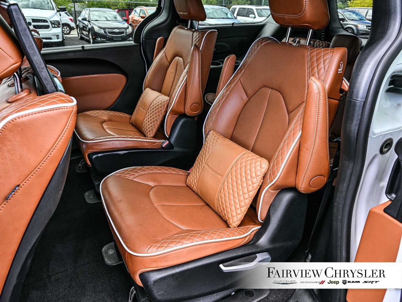 2024 Chrysler Pacifica Hybrid Pinnacle PANO ROOF   BLURAY   DVD   BLIND SPOT   C Photo