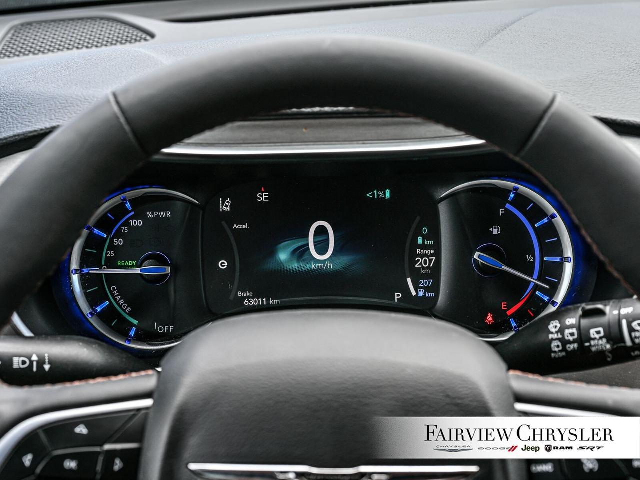 2024 Chrysler Pacifica Hybrid Pinnacle PANO ROOF   BLURAY   DVD   BLIND SPOT   C Photo