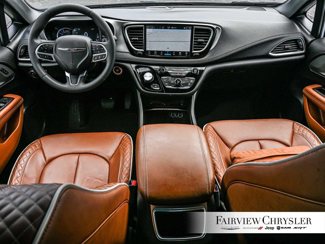 2024 Chrysler Pacifica Hybrid Pinnacle PANO ROOF   BLURAY   DVD   BLIND SPOT   C Photo