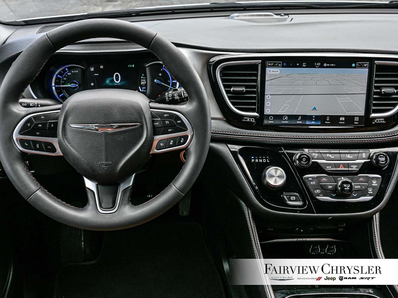 2024 Chrysler Pacifica Hybrid Pinnacle PANO ROOF   BLURAY   DVD   BLIND SPOT   C Photo