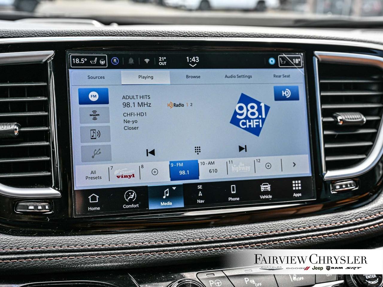 2024 Chrysler Pacifica Hybrid Pinnacle PANO ROOF   BLURAY   DVD   BLIND SPOT   C Photo