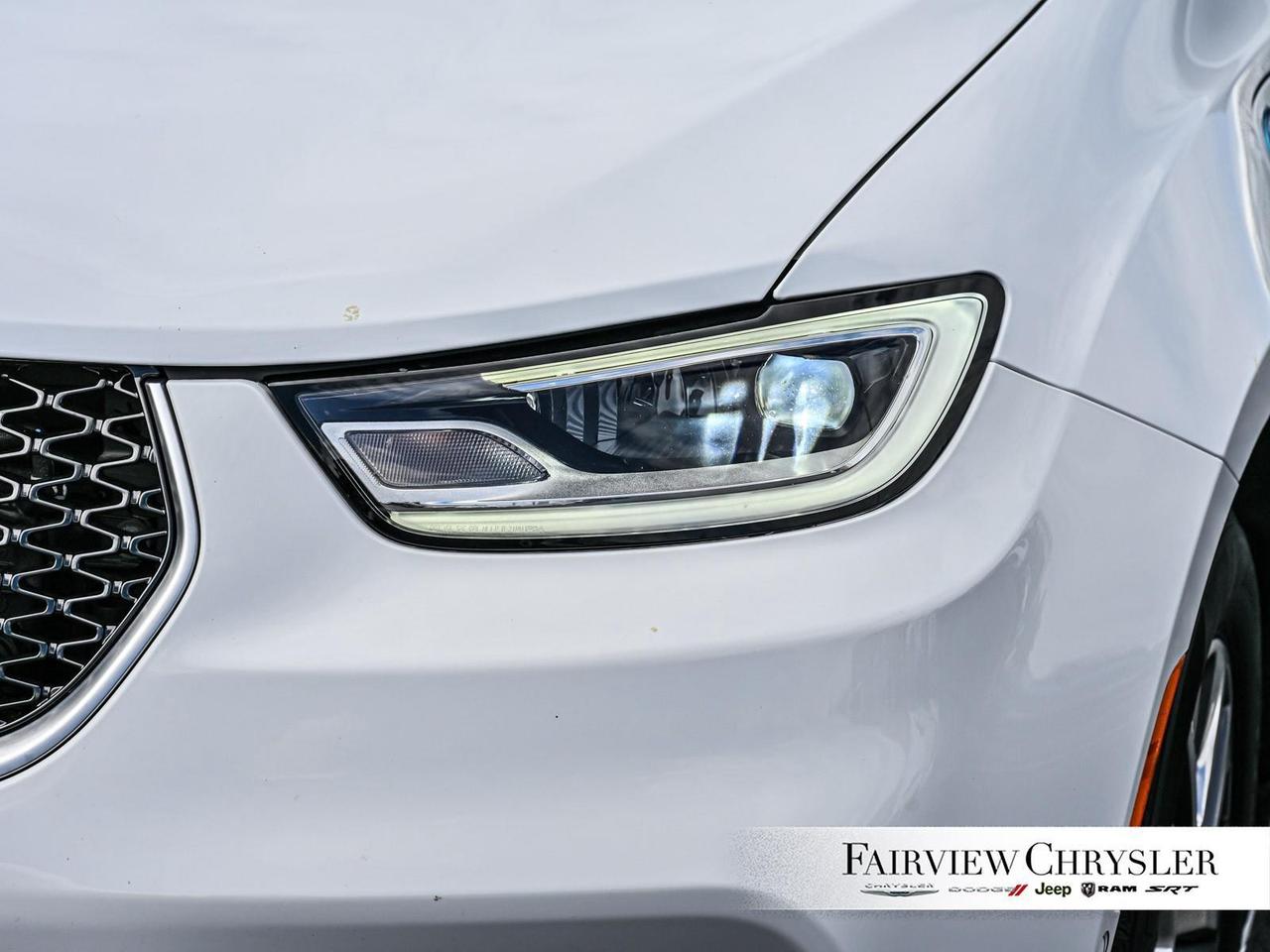 2024 Chrysler Pacifica Hybrid Pinnacle PANO ROOF   BLURAY   DVD   BLIND SPOT   C Photo