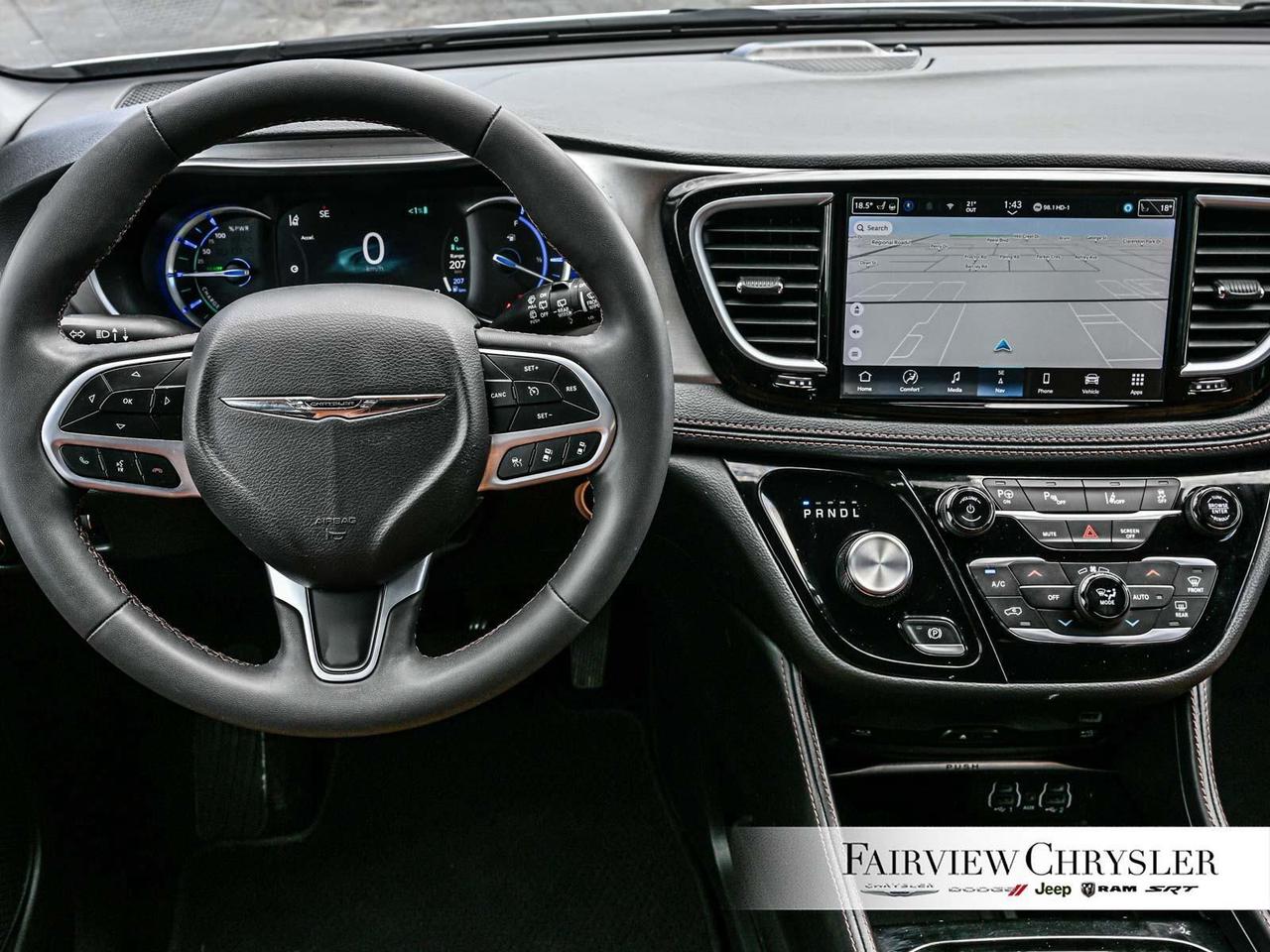 2024 Chrysler Pacifica Hybrid Pinnacle PANO ROOF   BLURAY   DVD   BLIND SPOT   C Photo