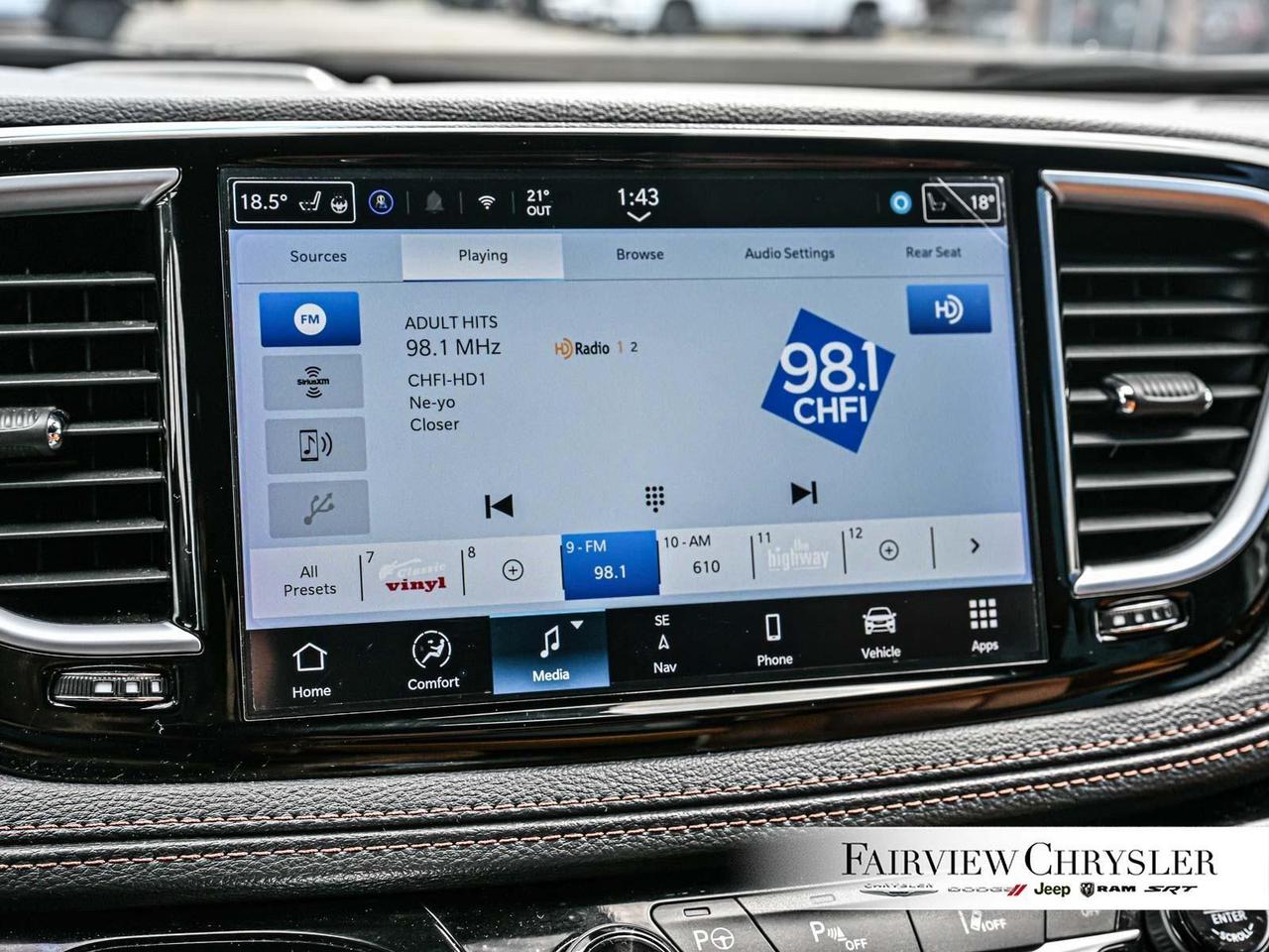 2024 Chrysler Pacifica Hybrid Pinnacle PANO ROOF   BLURAY   DVD   BLIND SPOT   C Photo