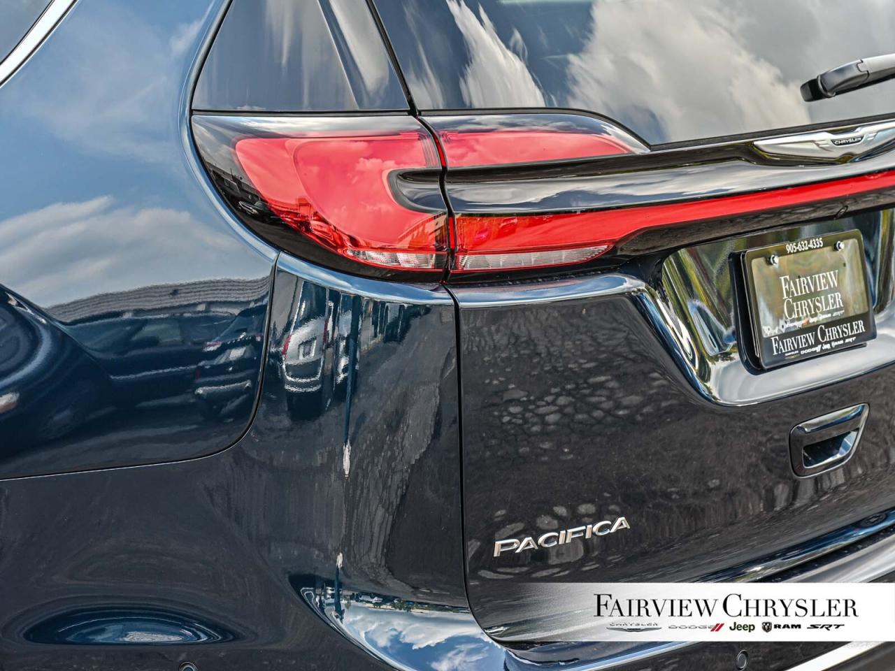 2024 Chrysler Pacifica Pinnacle AWD   CARPLAY   BLIND SPOT   PANO ROOF Photo