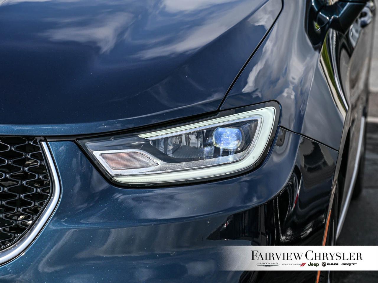 2024 Chrysler Pacifica Pinnacle AWD   CARPLAY   BLIND SPOT   PANO ROOF Photo