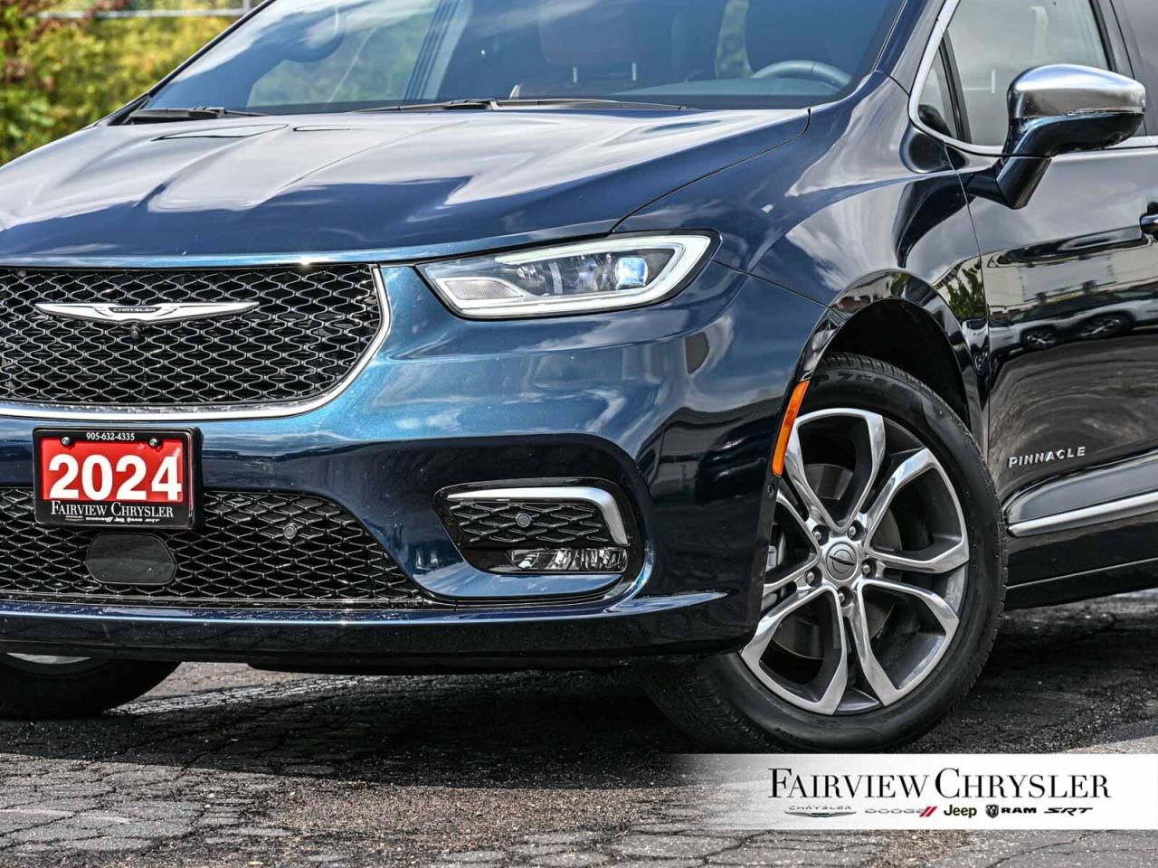 2024 Chrysler Pacifica Pinnacle AWD   CARPLAY   BLIND SPOT   PANO ROOF Photo