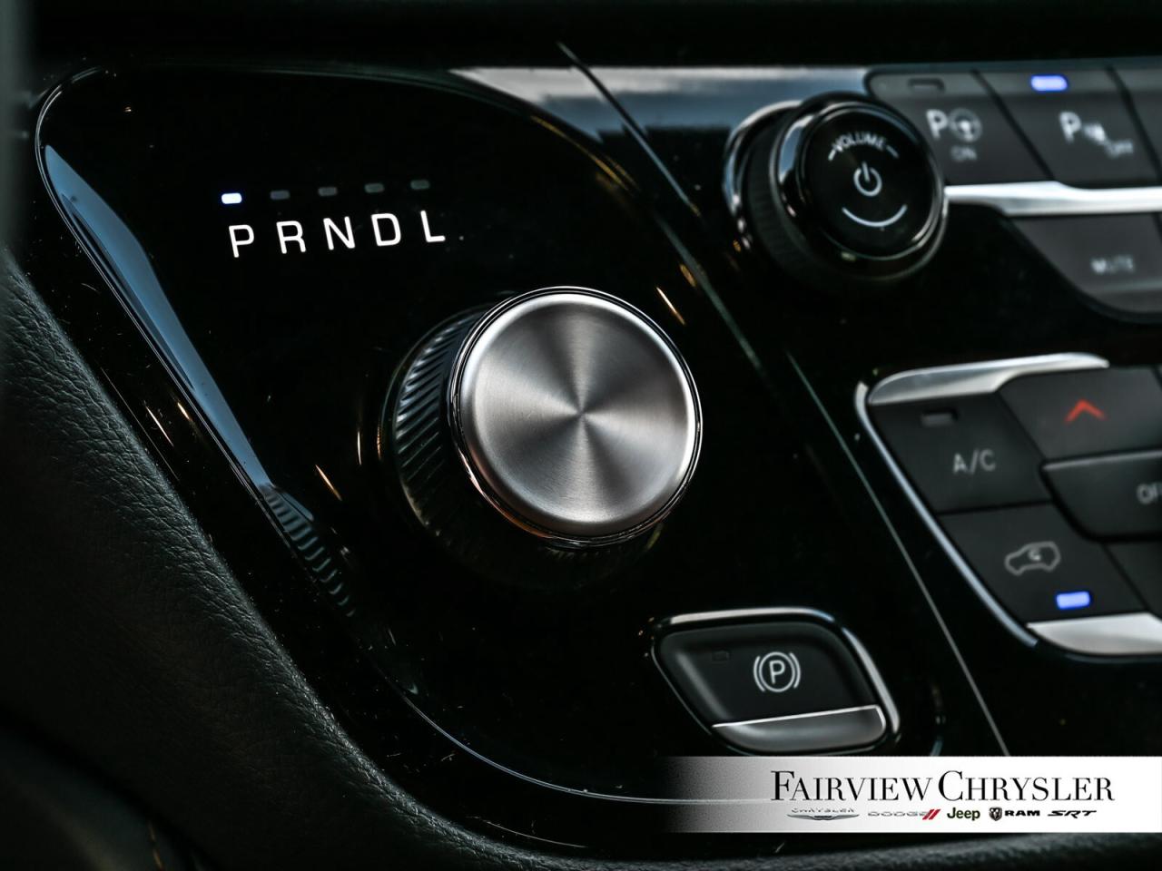 2024 Chrysler Pacifica Pinnacle AWD   CARPLAY   BLIND SPOT   PANO ROOF Photo