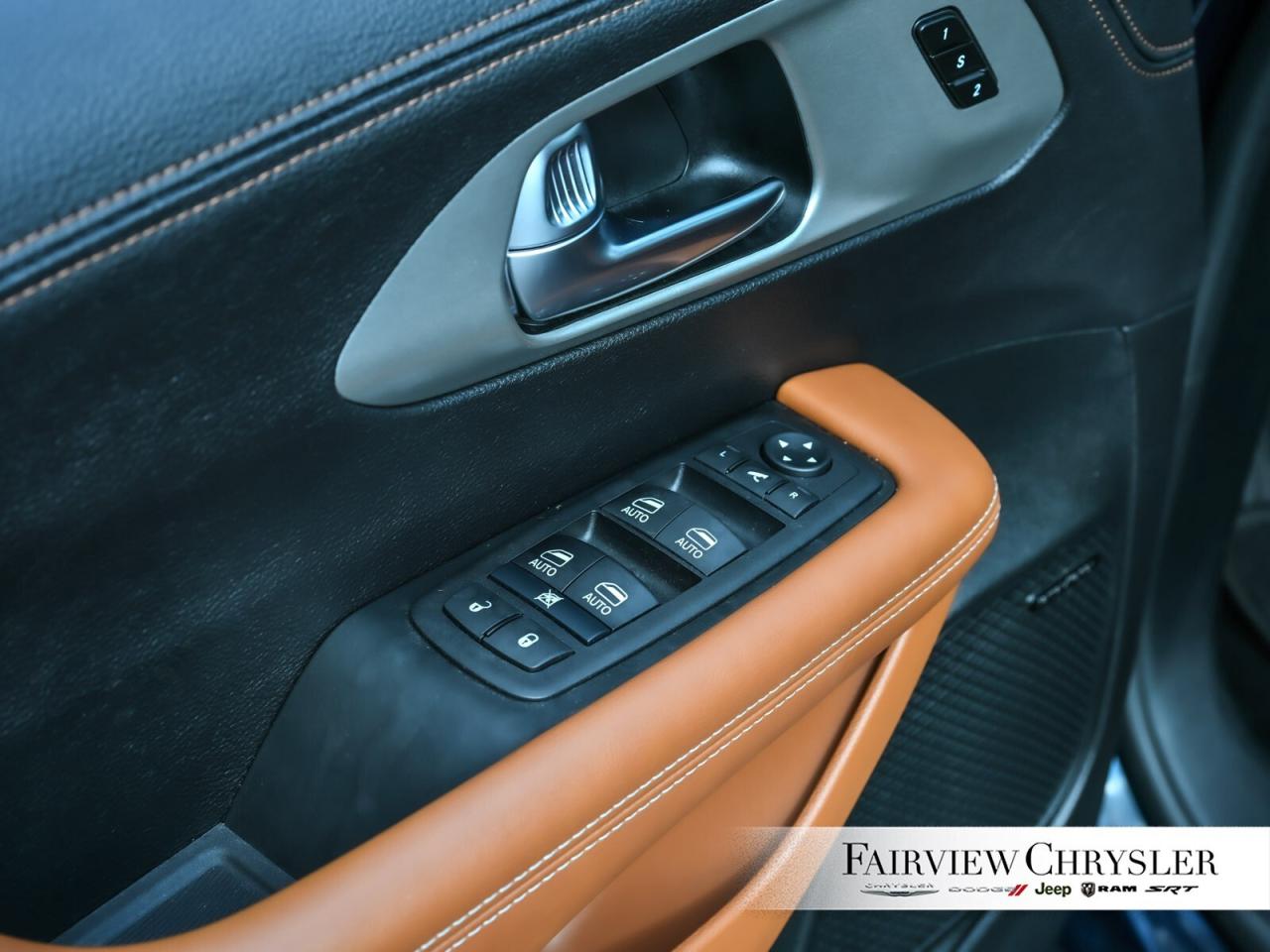 2024 Chrysler Pacifica Pinnacle DVD   PWR DOORS   REMOTE START   CARPLAY Photo