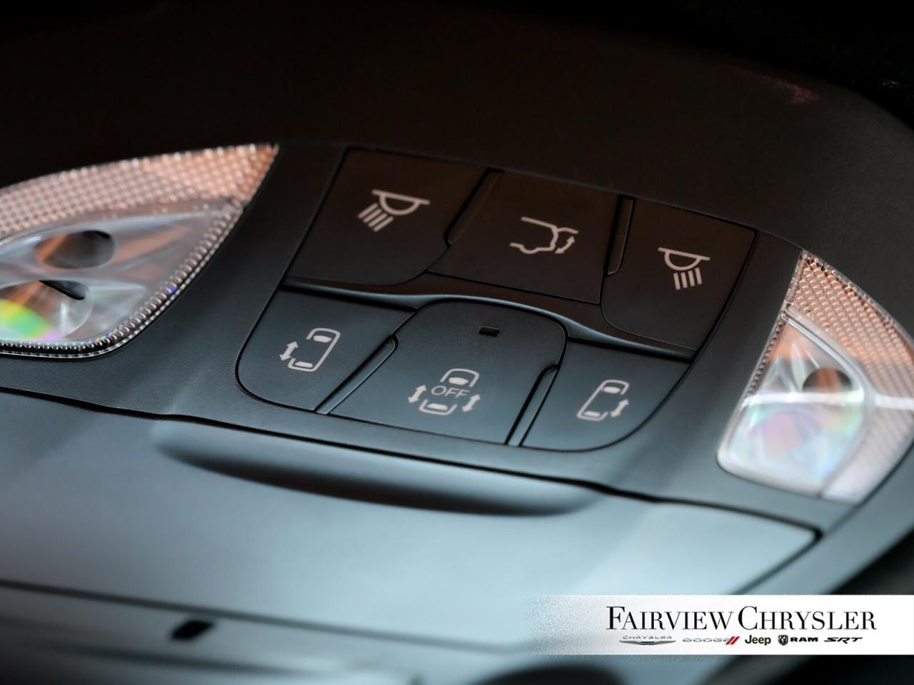 2024 Chrysler Pacifica Pinnacle AWD   CARPLAY   BLIND SPOT   PANO ROOF Photo