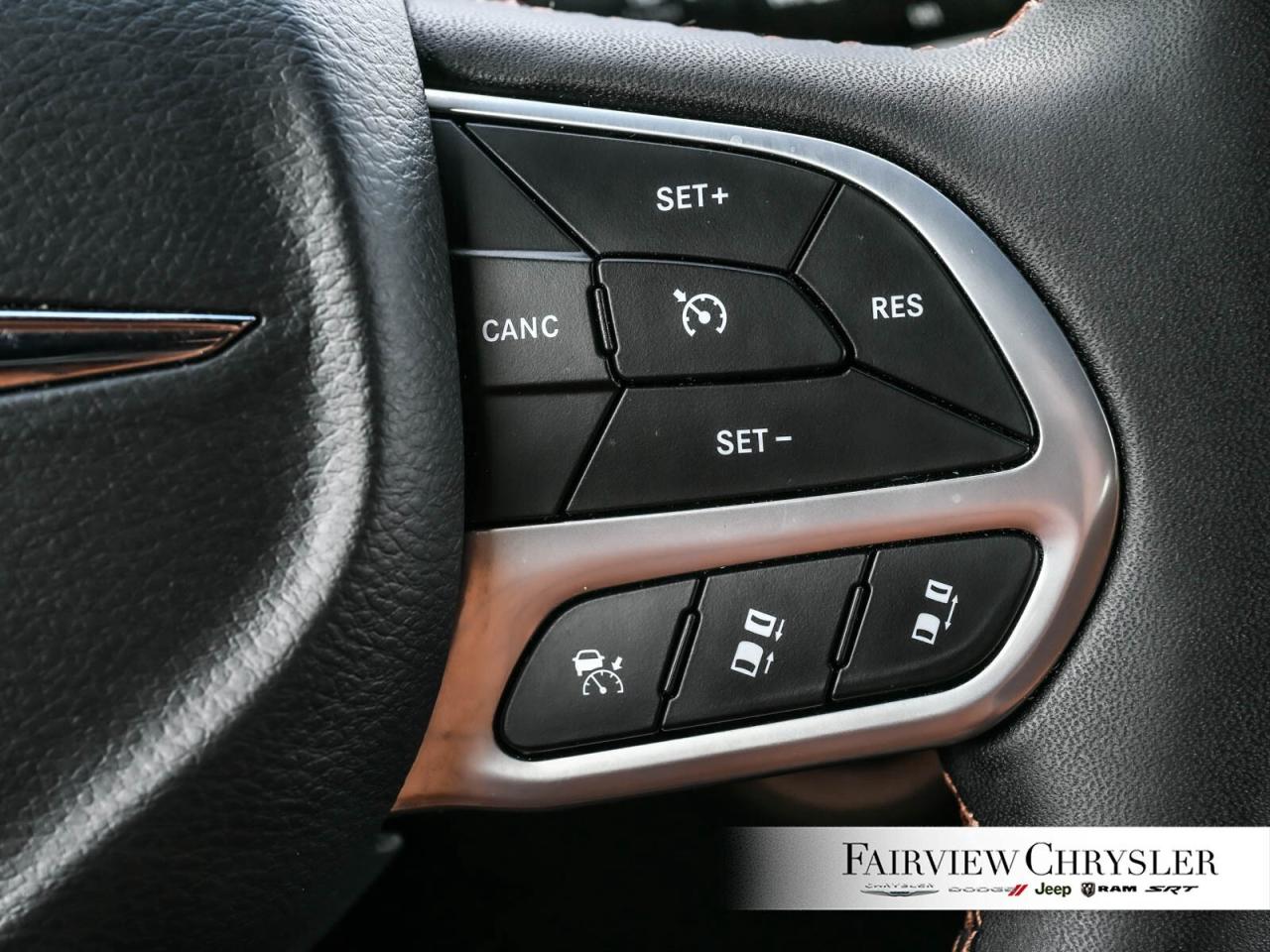 2024 Chrysler Pacifica Pinnacle AWD   CARPLAY   BLIND SPOT   PANO ROOF Photo