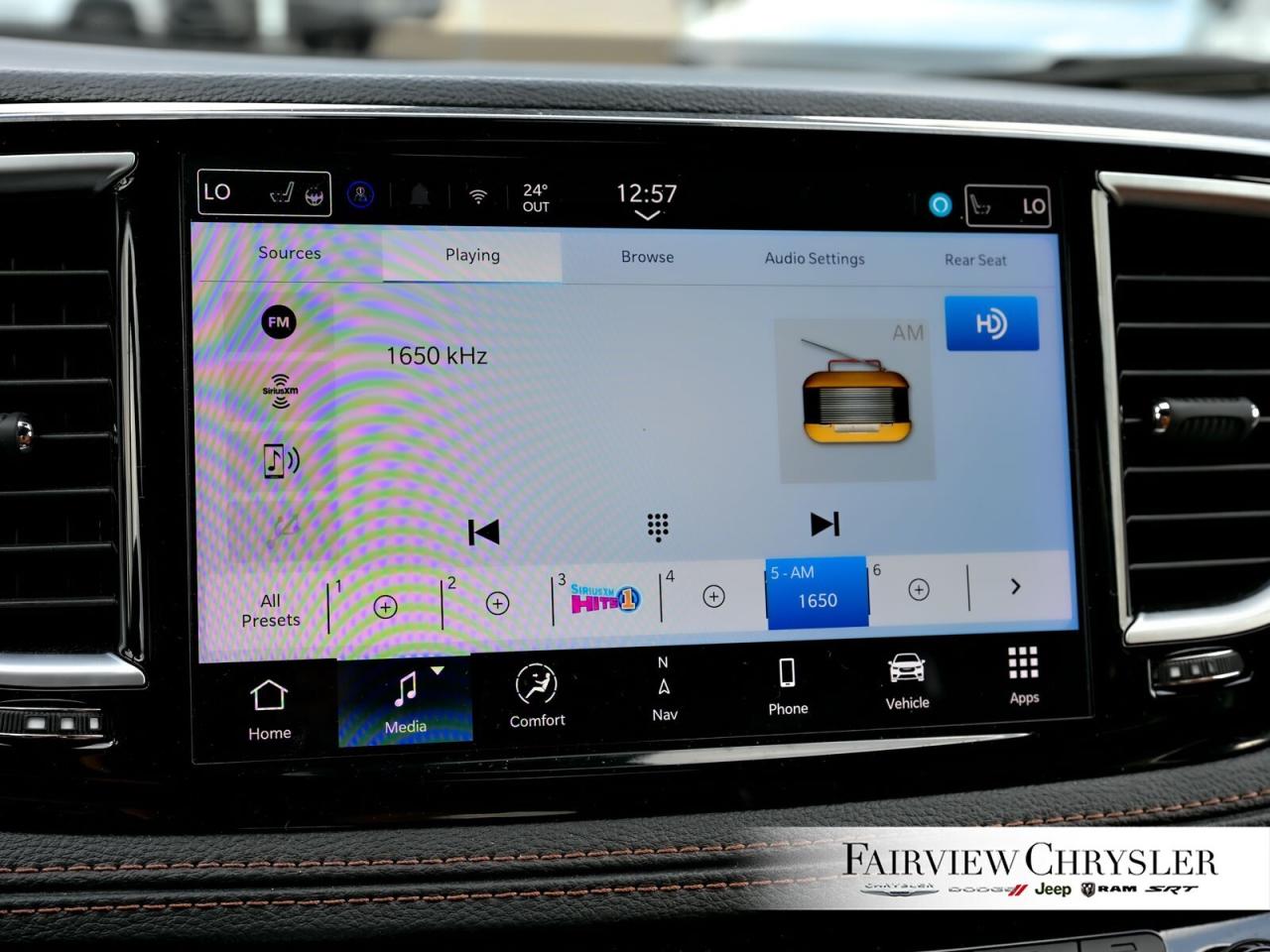 2024 Chrysler Pacifica Pinnacle AWD   CARPLAY   BLIND SPOT   PANO ROOF Photo