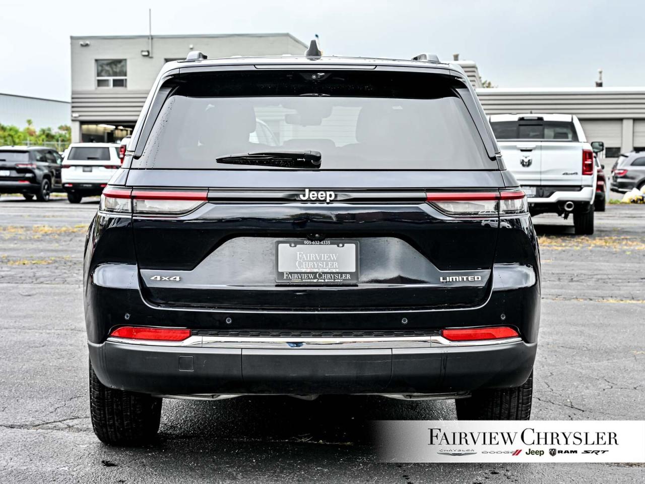 2024 Jeep Grand Cherokee Limited PANO ROOF   LEATHER   NAV   HEATED & COOLE Photo