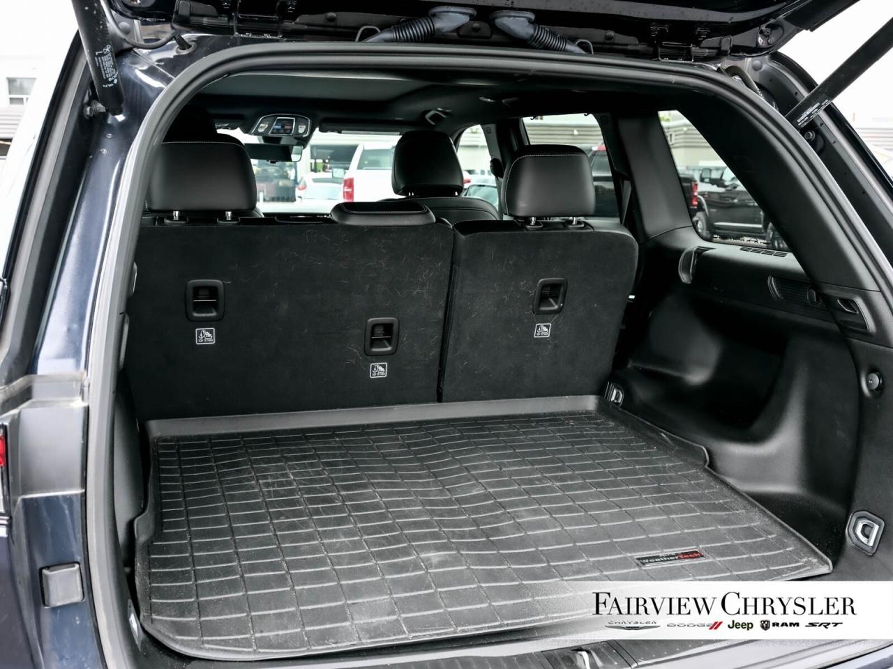 2024 Jeep Grand Cherokee Limited PANO ROOF   LEATHER   NAV   HEATED & COOLE Photo