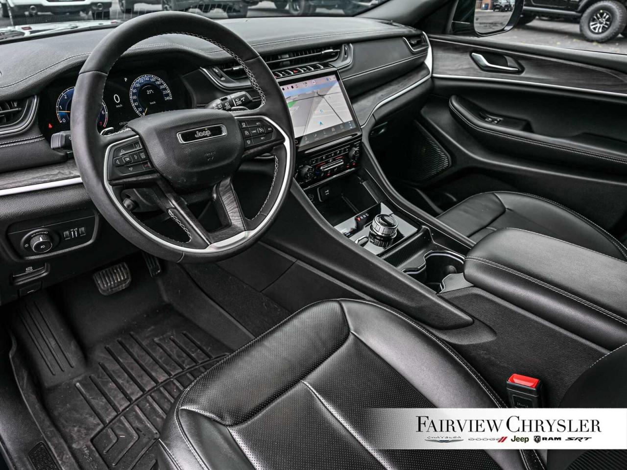 2024 Jeep Grand Cherokee Limited PANO ROOF   LEATHER   NAV   HEATED & COOLE Photo